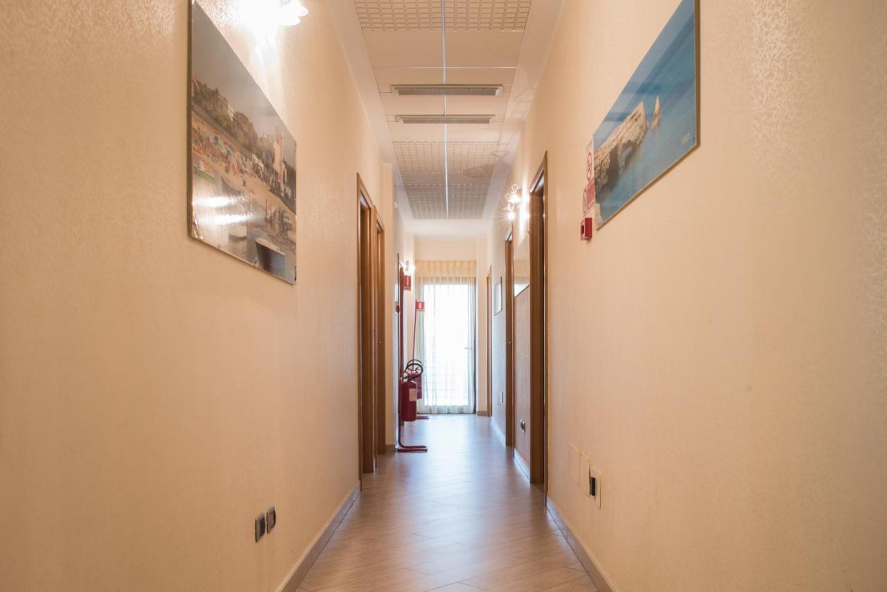 Hotel Mirage Torre Santa Sabina Phòng bức ảnh