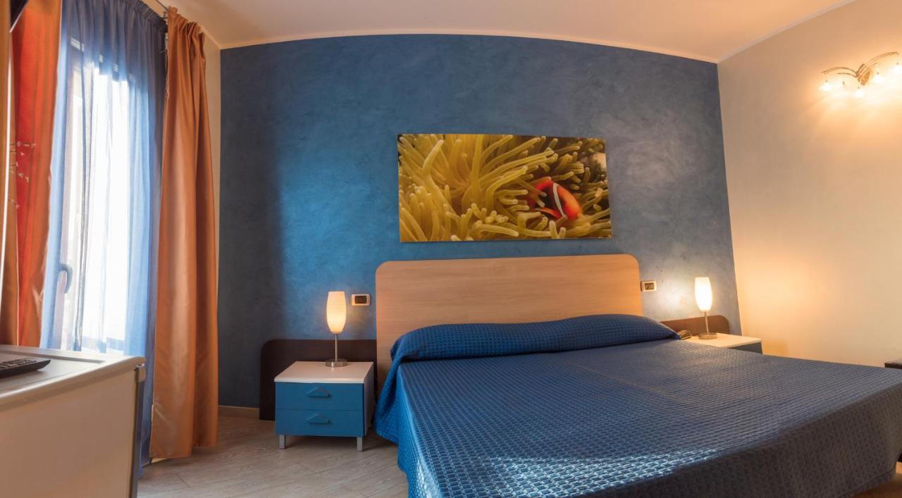 Hotel Mirage Torre Santa Sabina Phòng bức ảnh