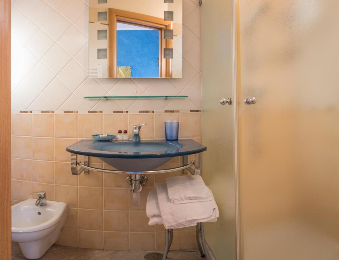 Hotel Mirage Torre Santa Sabina Phòng bức ảnh